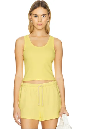 REVOLVE Perfectwhitetee Perfectwhitetee top sin mangas structured rib bra friendly en color amarillo talla M en - Yellow. Talla M (también en L, S, X