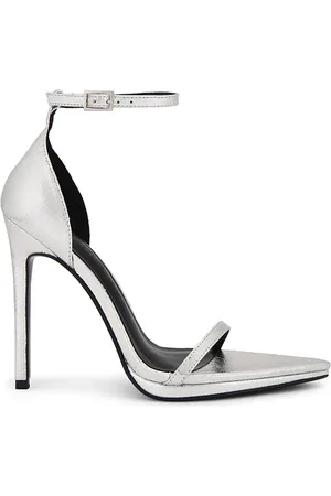 REVOLVE FEMME LA Femme la sandalia opera en color plateado metálico talla 10 en - Metallic Silver. Talla 10 (también en 9).