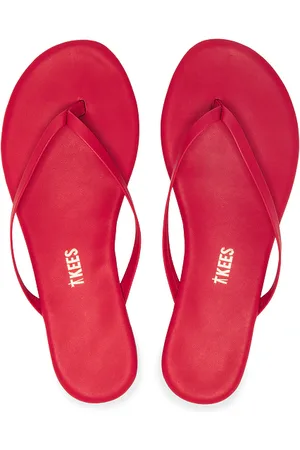 REVOLVE TKEES Tkees chanclas solids en color talla 6 en - Red. Talla 6 (también en 7, 8).