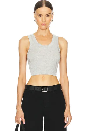 REVOLVE Norma Kamali Norma kamali camiseta cropped racer en color talla L en - Light Grey. Talla L (también en M, S, XL, XS).