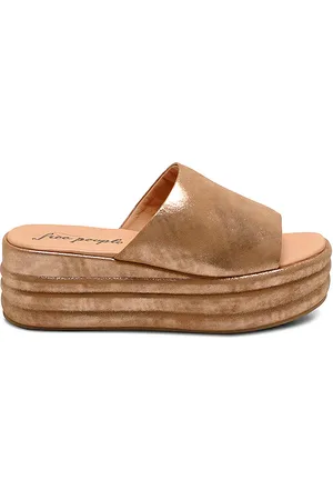 REVOLVE Free People Free people sandalias de plataforma free people harbor en color talla 38.5 en - Rose Gold. Talla 38.5 (también en 41).