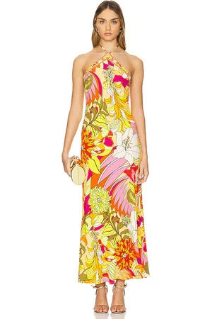 REVOLVE Camilla Camilla vestido halter long en color amarillo talla L en - Yellow. Talla L (también en M).