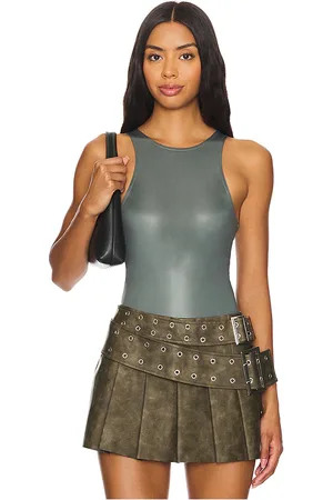 REVOLVE WeWoreWhat Weworewhat camiseta tirantes muscle en color marrón talla M en - Brown. Talla M (también en S, XS).
