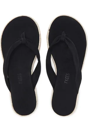 REVOLVE TKEES Tkees chanclas hera en color talla 10 en - Black. Talla 10 (también en 11, 6, 9).
