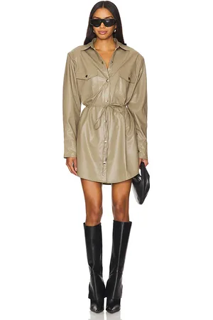REVOLVE Nookie Nookie vestido camisero off duty en color bronce talla L en - Tan. Talla L (también en M, S, XL).