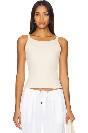 REVOLVE Perfectwhitetee Perfectwhitetee top sin mangas rib en color crema talla L en - Cream. Talla L (también en S, XS).