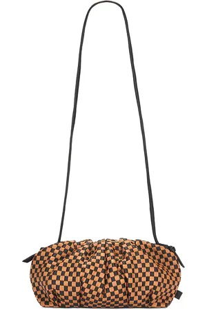 REVOLVE Cleobella Cleobella bolso gigi en color talla all en - Brown. Talla all.