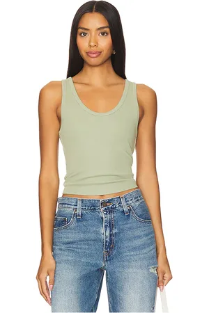 REVOLVE Perfectwhitetee Perfectwhitetee camiseta tirantes structured rib en color verde salvia talla M en - Sage. Talla M (también en L, S).