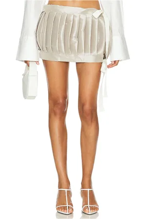 REVOLVE Milkwhite Milkwhite minifalda peplum en color metálico talla S en - Metallic Silver. Talla S (también en XS).