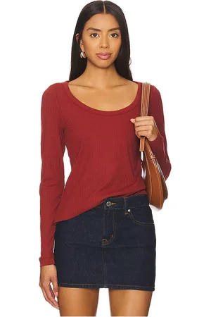 REVOLVE SPANX Spanx camiseta tirantes escotada en color rojo talla M en - Red. Talla M (también en S, XS).