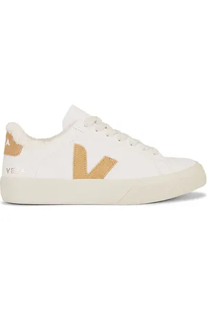 REVOLVE Veja Veja zapatilla deportiva campo en color blanco talla 36 en - White. Talla 36 (también en 38, 39, 41).