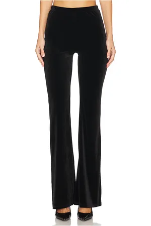 REVOLVE Good American Good american pantalón acampanado de terciopelo en color negro talla S en - Black. Talla S (también en XXL/2X).