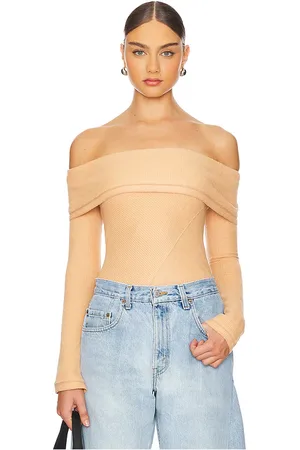 REVOLVE Free People Free people body autumn cozy en color bronce talla L en - Tan. Talla L (también en M, S, XL, XS).