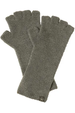 REVOLVE Barefoot Dreams Barefoot dreams guantes ccl fingerless gloves en color verde oliva talla L/XL en - Olive. Talla L/XL (también en S/M).