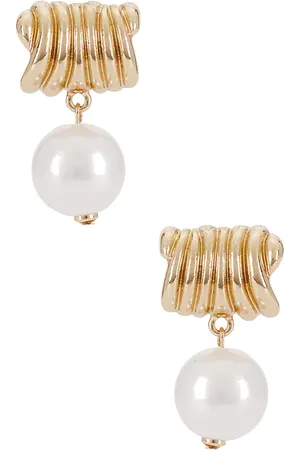 REVOLVE 8 Other Reasons 8 other reasons pendientes en color oro metálico talla all en - Metallic Gold. Talla all.