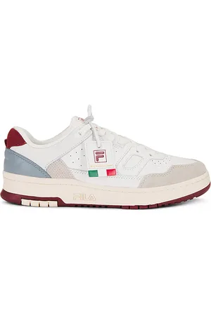 REVOLVE Fila Fila zapatillas deportivas rissmo low lux en color blanco talla 10 en White Ecru & Syrah - White. Talla 10 (también en 11, 9.5).