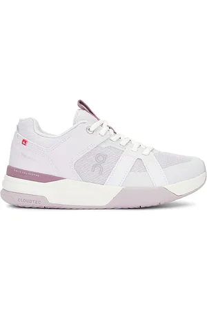REVOLVE On On zapatilla deportiva the roger clubhouse pro en color gris talla 5 en - Grey. Talla 5 (también en 5.5).