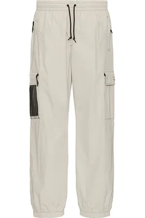 REVOLVE Autumn Headwear Autumn headwear pantalón en color crema talla L en - Cream. Talla L (también en M).