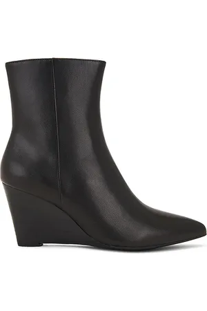 REVOLVE INTENTIONALLY BLANK Intentionally blank bota fang en color talla 10 en - Black. Talla 10 (también en 7).