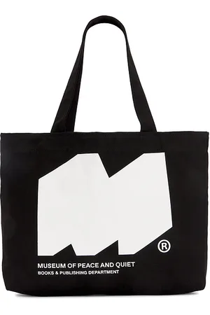 REVOLVE Museum of Peace and Quiet Museum of peace and quiet bolso tote museum publishing tote bag en color talla all en - Black. Talla all.