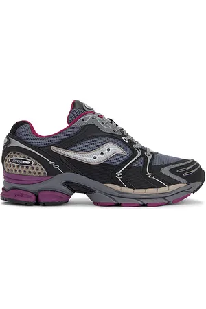 REVOLVE Saucony Saucony zapatilla deportiva progrid en color gris talla 10 en - Grey. Talla 10 (también en 9.5).
