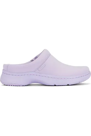 REVOLVE Clarks Clarks zueco the clog2 en color lavanda talla 10 en - Lavender. Talla 10 (también en 10.5, 11, 12, 9, 9.5).
