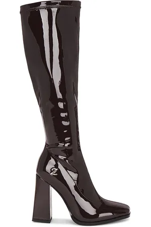 REVOLVE Zemeta Zemeta botas glossy choco en color chocolate talla 6 en - Chocolate. Talla 6 (también en 7).