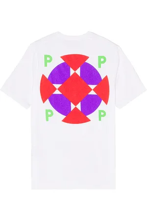 REVOLVE Pop Trading Company Pop trading company camiseta martens en color talla L en - White. Talla L (también en M, S).