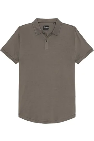 REVOLVE Cuts Cuts polo de manga corta en color charcoal talla L en - Charcoal. Talla L (también en M, S).