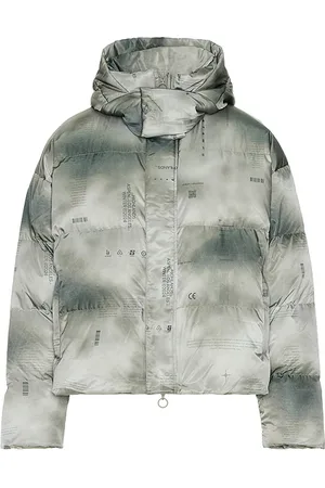 REVOLVE Stampd Stampd plumífero en color gris talla M en - Grey. Talla M (también en S, XL/1X).