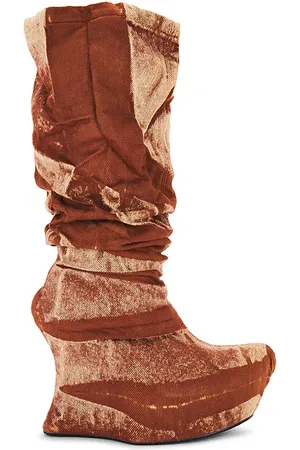 REVOLVE Masha Popova Masha popova botas holgadas y drapeadas en color marrón talla 36 en - Brown. Talla 36 (también en 39).