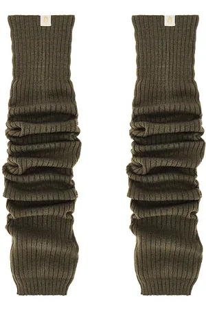 REVOLVE Spiritual Gangster Spiritual gangster calienta piernas hayley en color verde oliva talla all en - Olive. Talla all.