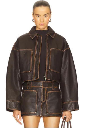 REVOLVE GRLFRND Grlfrnd chaqueta cropped leather patch pocket en color talla L en - Brown. Talla L (también en M, S, XL, XS, XXS).