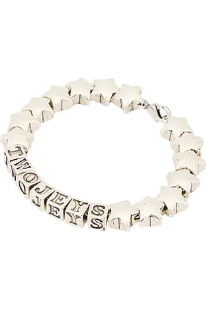 REVOLVE Two Jeys Two jeys brazalete stars en color plateado metálico talla 18cm en - Metallic Silver. Talla 18cm (también en ).