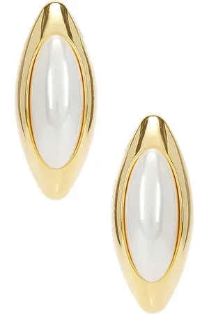 REVOLVE Jordan Road Jordan road pendientes emmy en color oro metálico talla all en - Metallic Gold. Talla all.