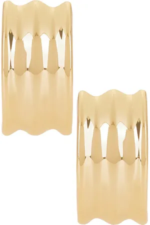 REVOLVE Self-portrait Self-portrait pendientes en color oro metálico talla all en - Metallic Gold. Talla all.