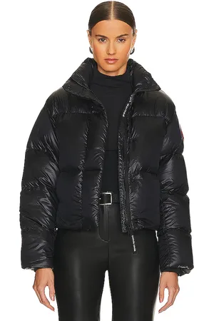REVOLVE Canada Goose Canada goose puffer corta cypress en color talla L en - Black. Talla L (también en XL).
