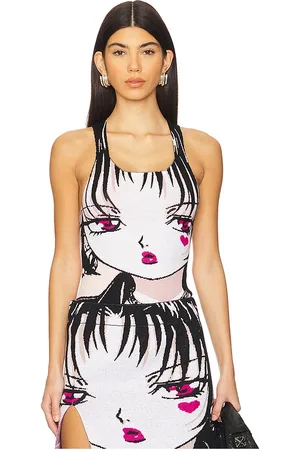 REVOLVE 1XBLUE 1xblue camiseta sin mangas estampada ruby anime en color black,blush talla M en - Black,Blush. Talla M (también en S).