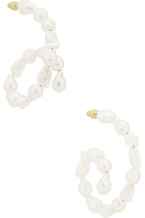 REVOLVE Cult Gaia Cult gaia pendiente kiara en color ivory talla all en - Ivory. Talla all.