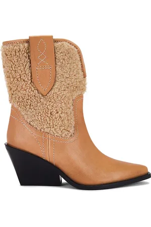 REVOLVE Free People Free people bota free people pitchfork point en color bronce talla 10 en - Tan. Talla 10 (también en 6, 6.5, 7, 7.5, 8, 8.5
