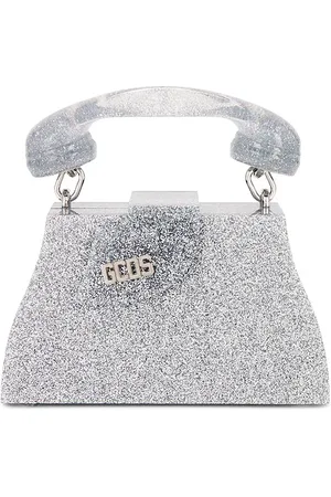 REVOLVE GCDS Gcds bolso call me en color metálico talla all en - Metallic Silver. Talla all.