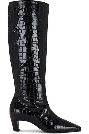 REVOLVE RAYE Raye bota mimi en color negro talla 5.5 en - Black. Talla 5.5 (también en 6, 6.5, 7, 7.5, 8, 9).