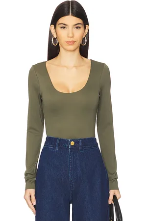 REVOLVE Good American Good american body manga larga scuba scoop en color verde oliva talla 2X en - Olive. Talla 2X (también en 3X, 4X, 5X, L, M, S