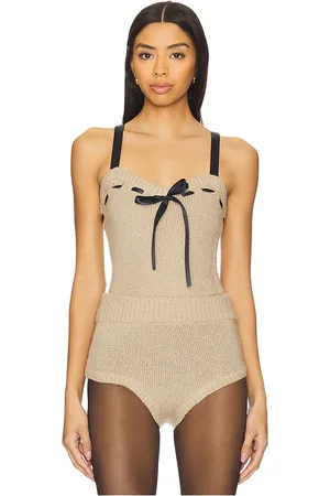 REVOLVE For Love & Lemons For love & lemons top de tirantes de punto solana en color talla L en - Tan. Talla L (también en M, S, XL, XS).