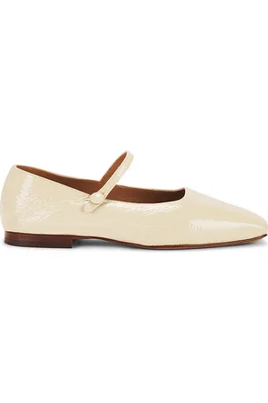 REVOLVE Mansur Gavriel Mansur gavriel zapato plano square toe mary jane en color crema talla 36 en - Cream. Talla 36 (también en 39, 41).