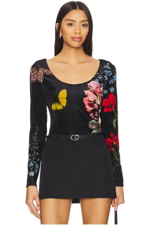 REVOLVE Alice + Olivia Alice + olivia body delaina en color negro talla M en - Black. Talla M (también en S, XS).