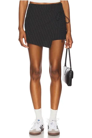 REVOLVE Superdown Superdown falda margie en color negro talla L en - Black. Talla L (también en M, S, XL, XS, XXS).