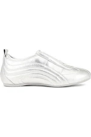 REVOLVE JW PEI Jw pei zapatillas deportivas aerodinámicas y brillantes ferne en color metálico talla 10 en - Metallic Silver. Talla 10 (tamb