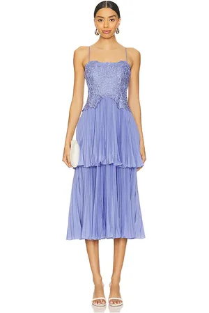REVOLVE AMUR Amur vestido esmae laser cut floral en color lavanda talla 4 en - Lavender. Talla 4 (también en 6).