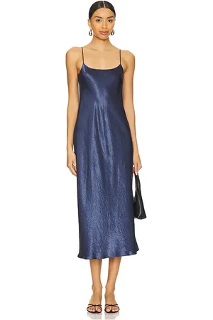 REVOLVE Vince Vince vestido lencero en color roca talla M en - Slate. Talla M (también en S).